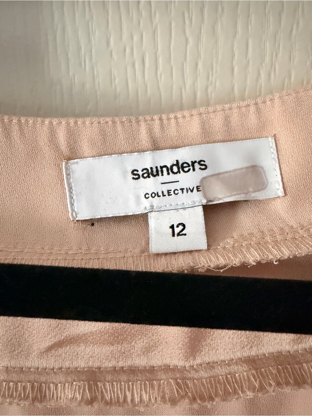 Saunders Collective VNeck - Picture 2 of 2
